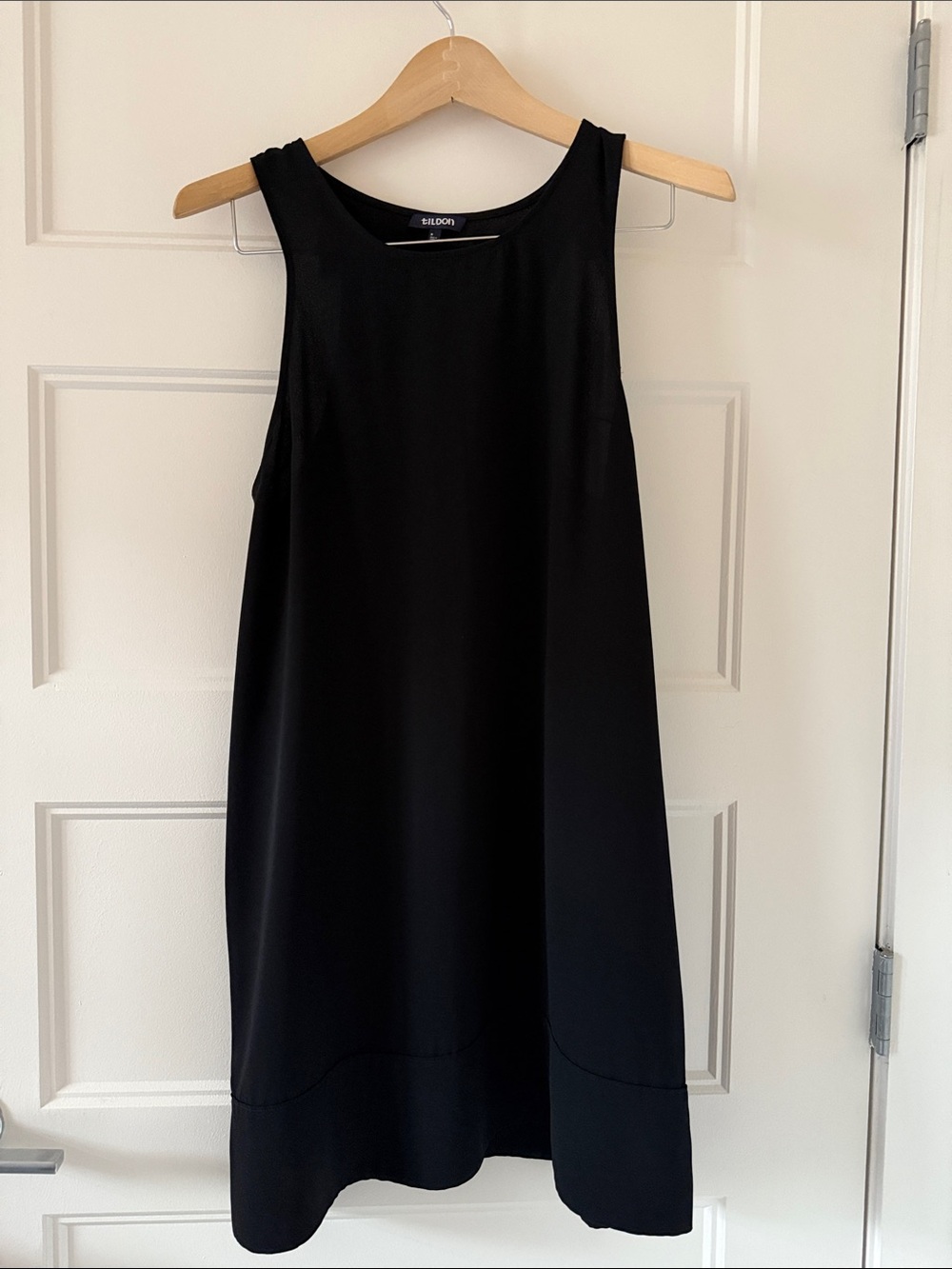 Tildon Black Sleeveless Mini Shift Dress